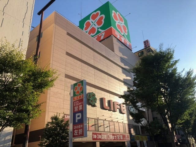 大阪が誇る、緑色とオレンジ色の四つ葉のクローバーのあのお店！！