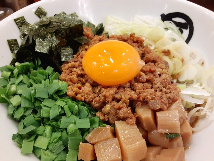 新なにわ大食堂　新大阪駅ラーメン🍜　麺やマルショウ