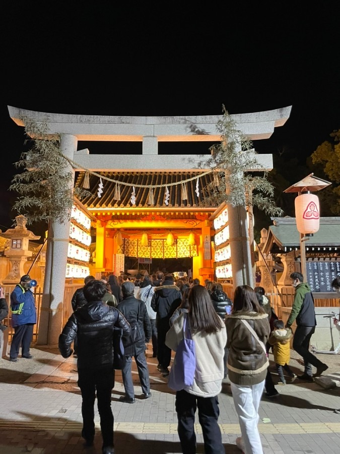 有名な赤門！西宮神社